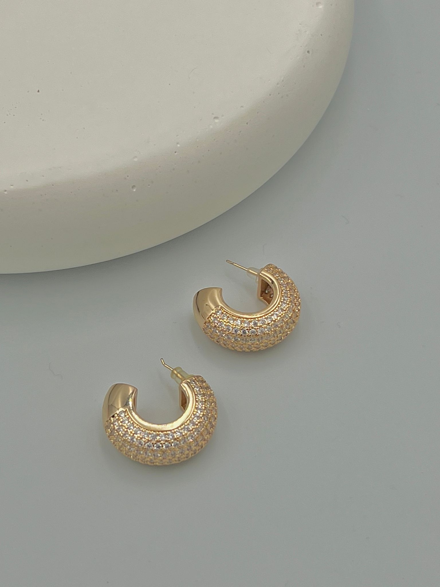 Gold Zirkon Detay Çelik Halka Küpe