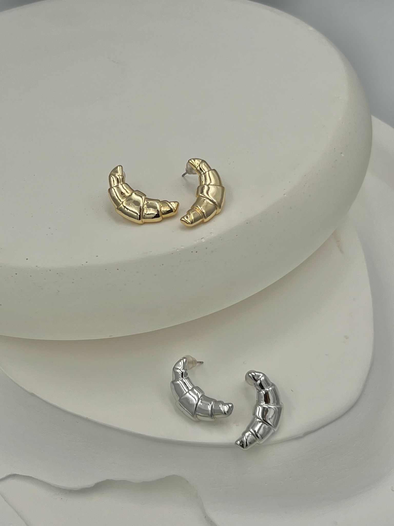 Gold Kruvasan Model Küpe