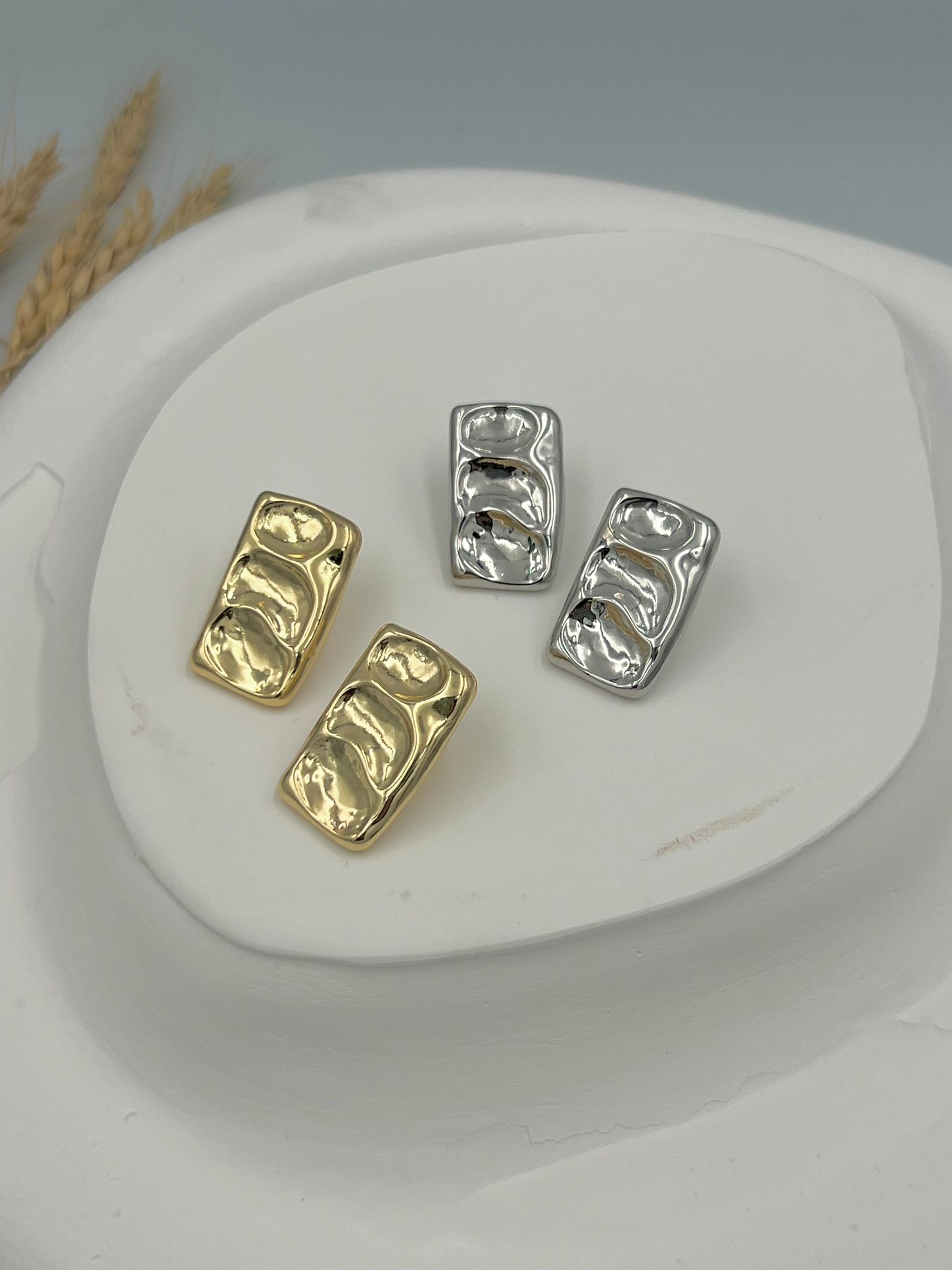 Geometrik Detay Plaka Küpe