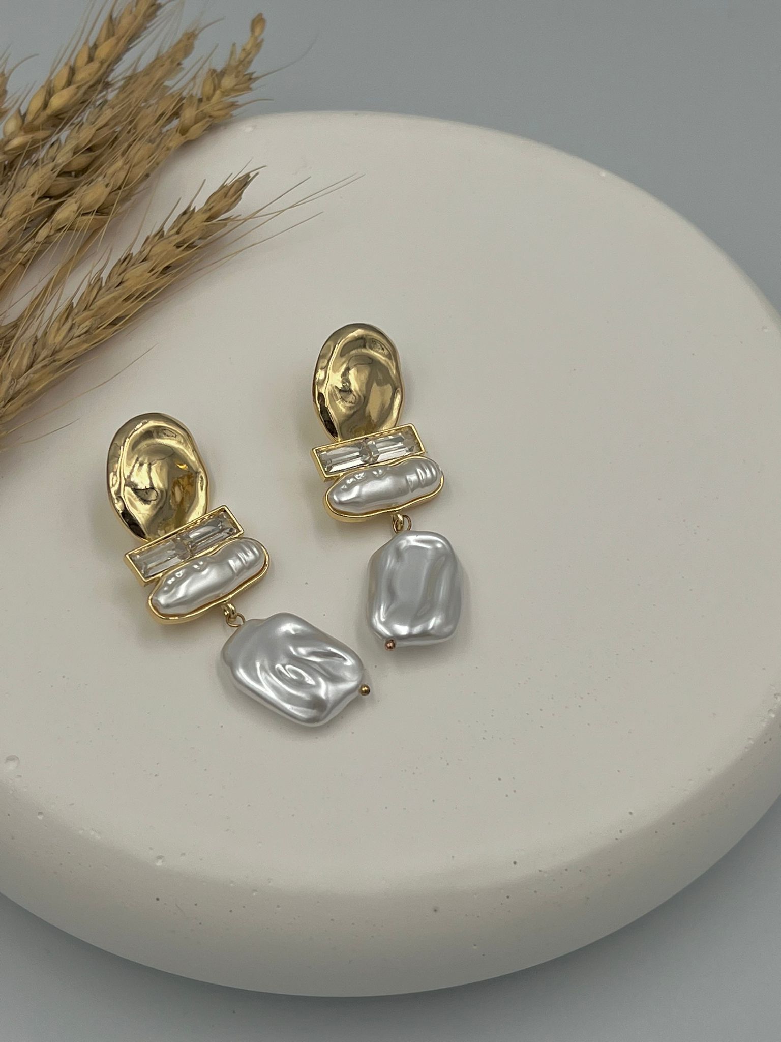 İnci detay sallantılı zara küpe